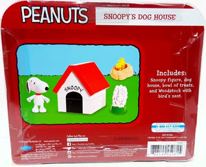 Peanuts Snoopy's Dog House w Woodstock 2015 Figures