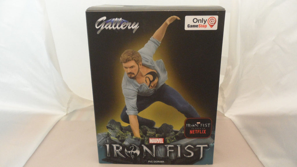 DIAMOND SELECT TOYS Marvel Gallery: Netflix Defenders Iron Fist PVC Figure