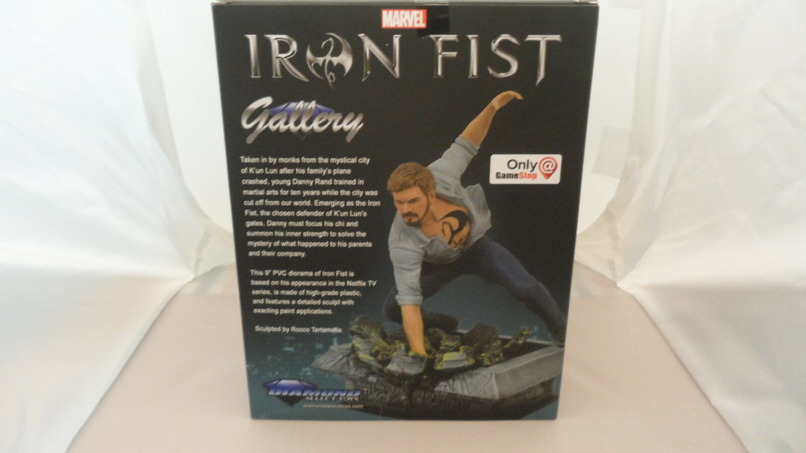 DIAMOND SELECT TOYS Marvel Gallery: Netflix Defenders Iron Fist PVC Figure