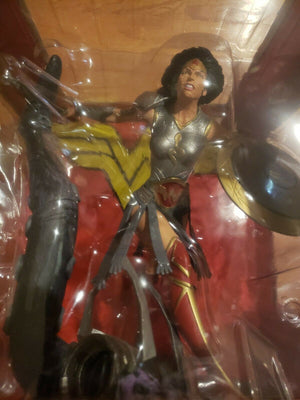 DIAMOND SELECT TOYS DC Comic Gallery: Dark Nights Metal: Wonder Woman PVC Diorama Figure