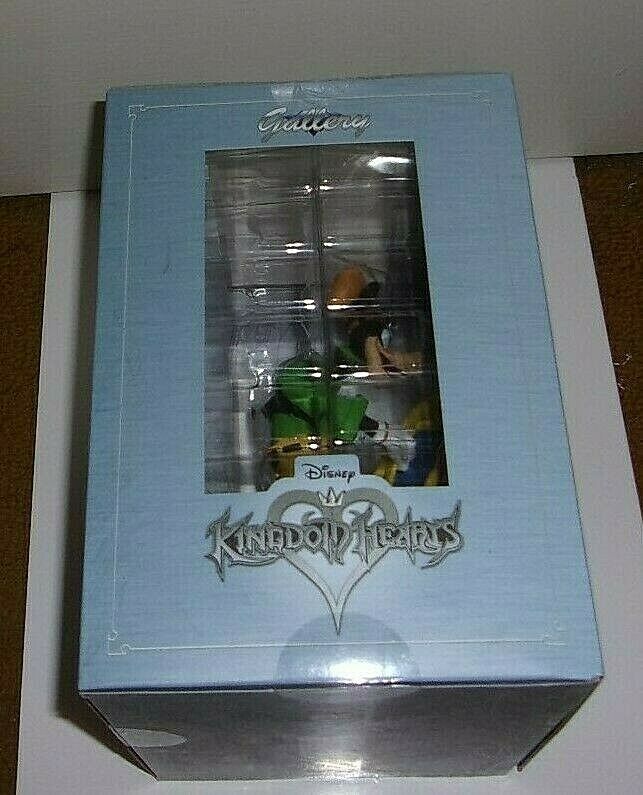 Kingdom Hearts Goofy Statue Figure. Gamestop Exclusive